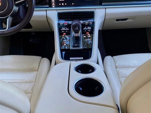 Used 2017 Porsche Panamera image 21