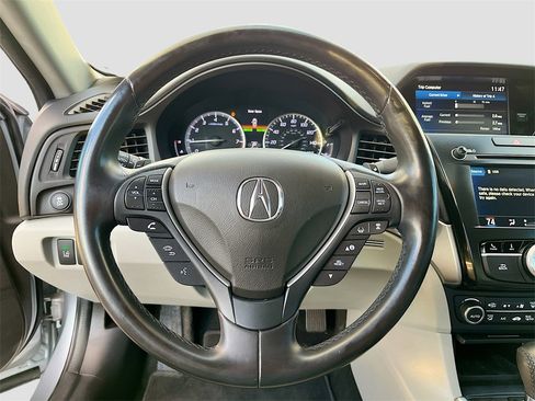 Used 2020 Acura ILX w/ Technology Package image 11