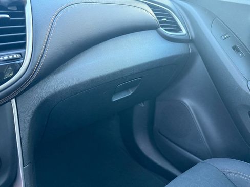 Used 2018 Chevrolet Trax LS image 22