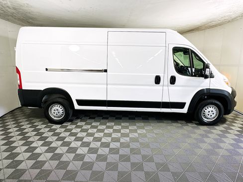 Used 2025 RAM ProMaster 2500 w/ Convenience Group image 2