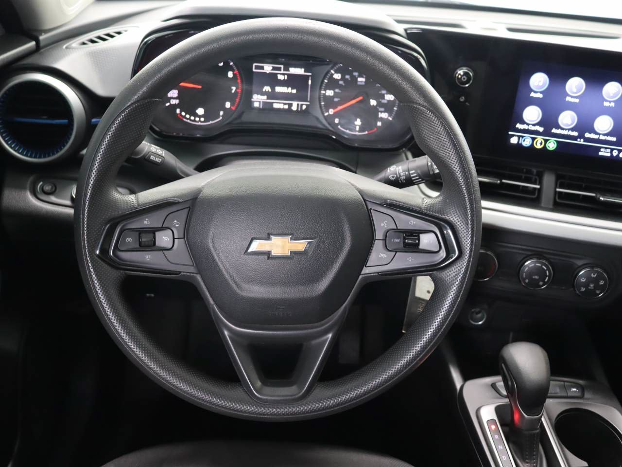 Used 2025 Chevrolet Trax LS FWD image 9