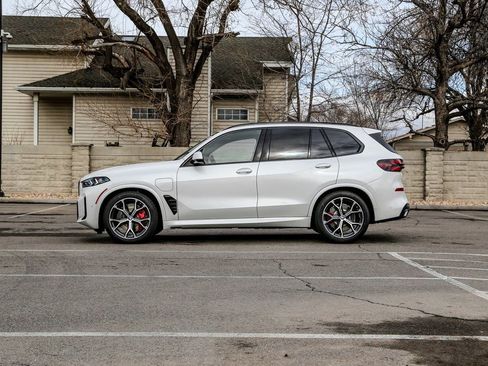 New 2026 BMW X5 xDrive50e w/ M Sport Package image 2