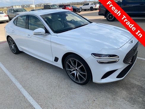 Used 2024 Genesis G70 2.5T image 1