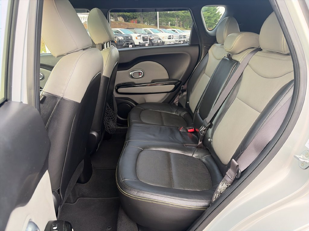 Used 2014 Kia Soul + w/ Primo Package FWD image 26
