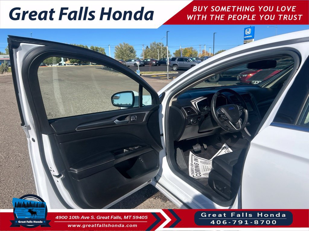 Used 2017 Ford Fusion Energi SE FWD image 11