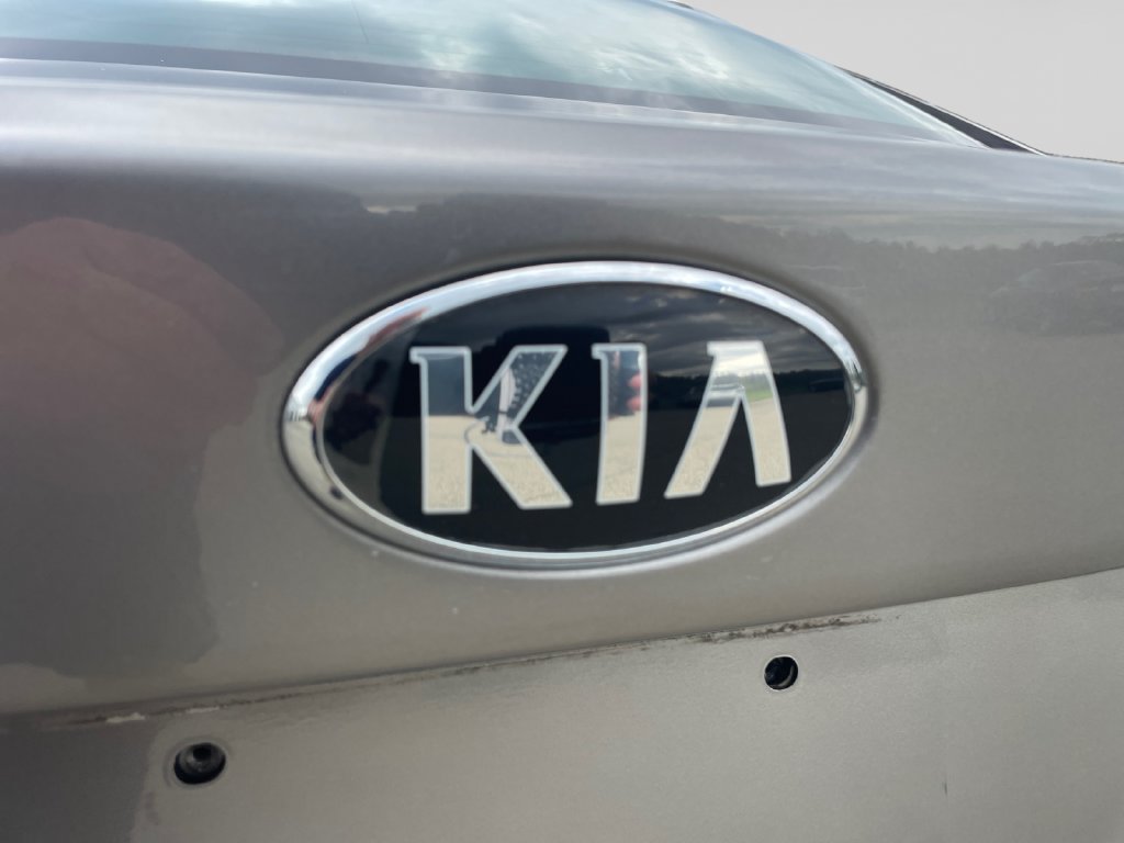 Used 2016 Kia Optima LX FWD image 18