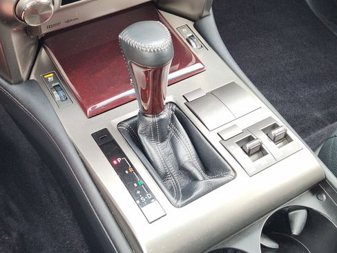 Used 2015 Lexus GX 460 w/ Premium Package image 21