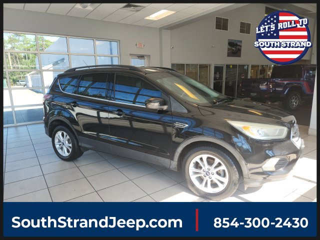 Used 2017 Ford Escape SE w/ SE Leather Comfort Package FWD image 1