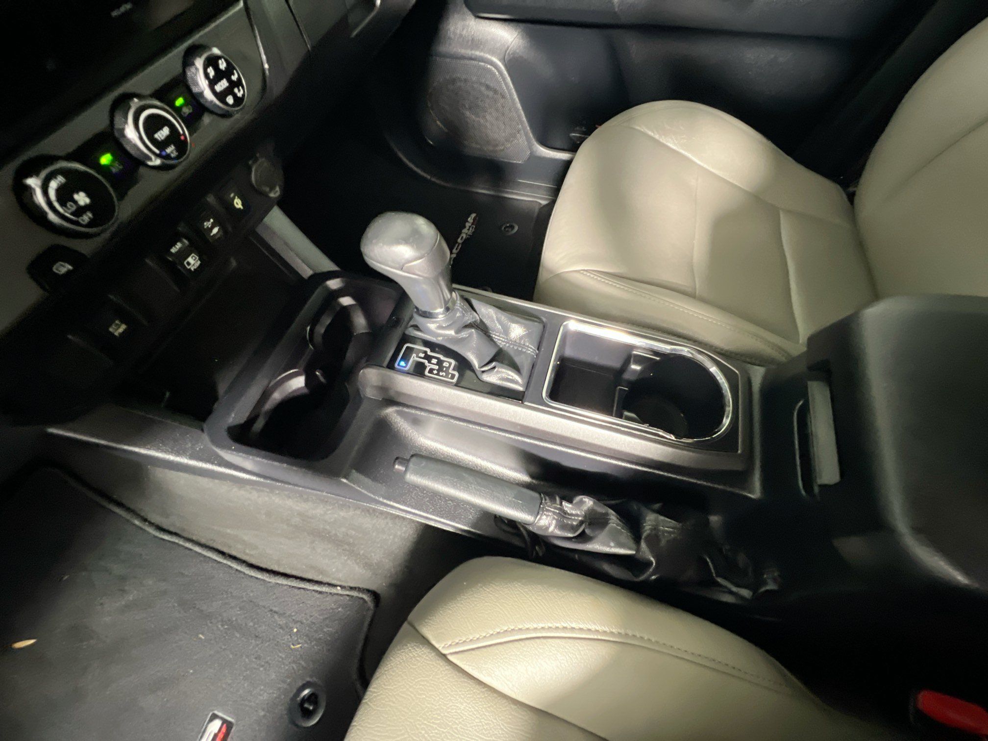 Used 2018 Toyota Tacoma TRD Sport RWD image 24