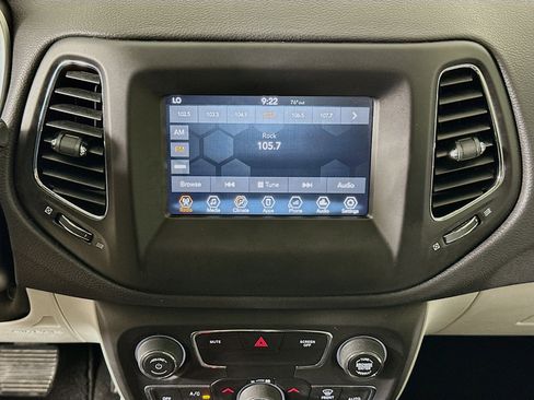 Used 2018 Jeep Compass Latitude w/ Popular Equipment Group FWD image 19
