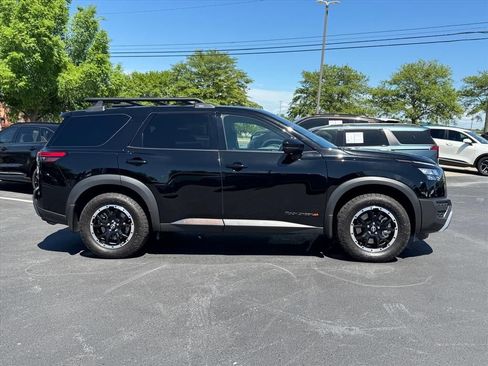 Used 2024 Nissan Pathfinder Rock Creek image 2