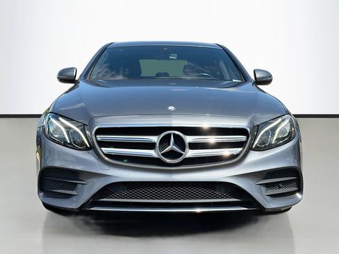 Used 2017 Mercedes-Benz E 300 4MATIC image 3