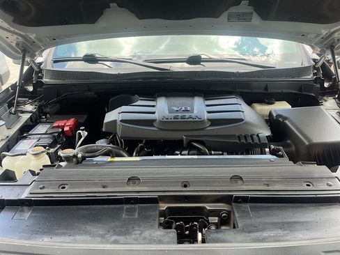Used 2024 Nissan Titan PRO-4X w/ Pro-4x Convenience Package AWD/4WD image 32