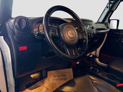 Used 2017 Jeep Wrangler Unlimited Rubicon image 10