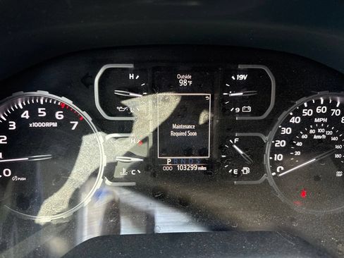 Used 2018 Toyota Tundra SR5 w/ SR5 Upgrade Package AWD/4WD image 9