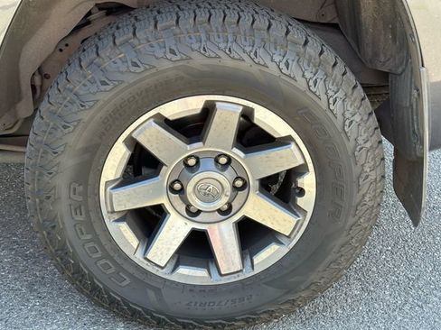 Used 2015 Toyota 4Runner Trail AWD/4WD image 11