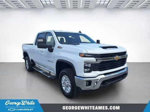 Used 2026 Chevrolet Silverado 2500 LT AWD/4WD image 1