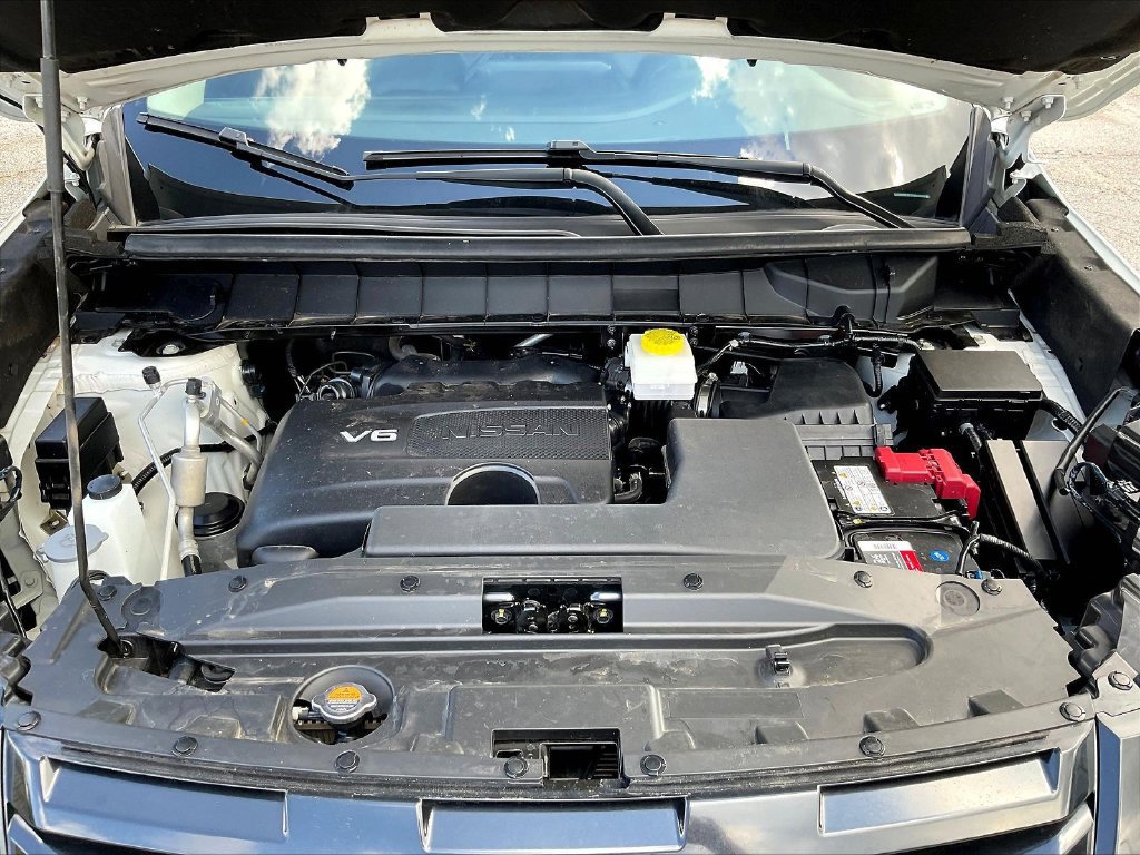 Used 2023 Nissan Pathfinder SL w/ Lighting Package (N92) FWD image 33