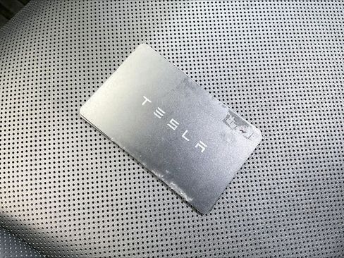 Used 2024 Tesla Cybertruck AWD Crew Cab image 19