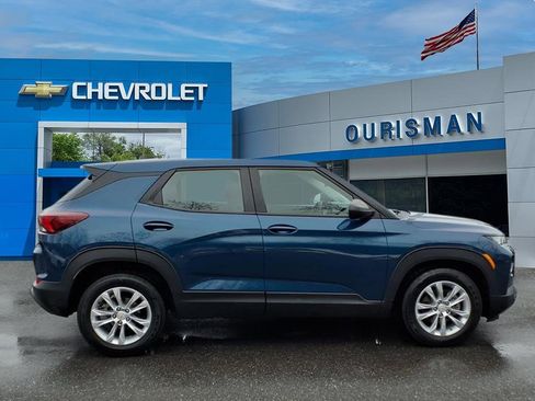 Used 2021 Chevrolet TrailBlazer LS image 2