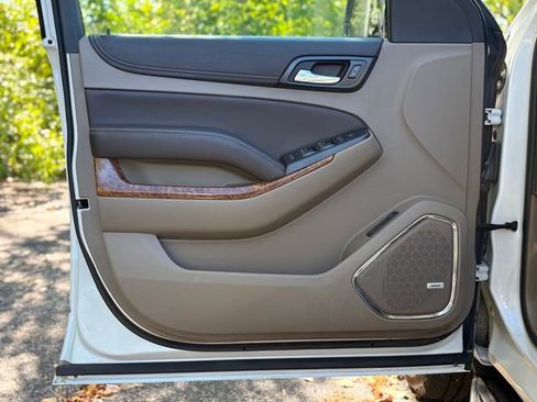 Used 2018 Chevrolet Suburban Premier image 18