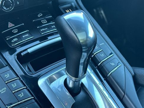 Used 2014 Porsche Cayenne Platinum Edition image 14