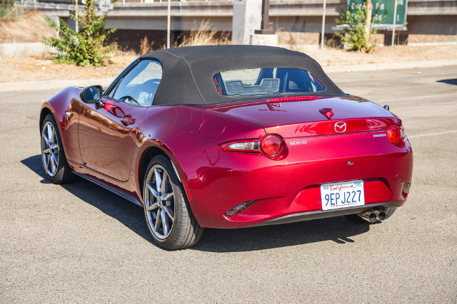 Used 2022 MAZDA MX-5 Miata Grand Touring w/ Weather Package RWD image 2