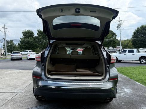 Used 2016 Nissan Murano Platinum w/ Platinum Technology Package FWD image 9