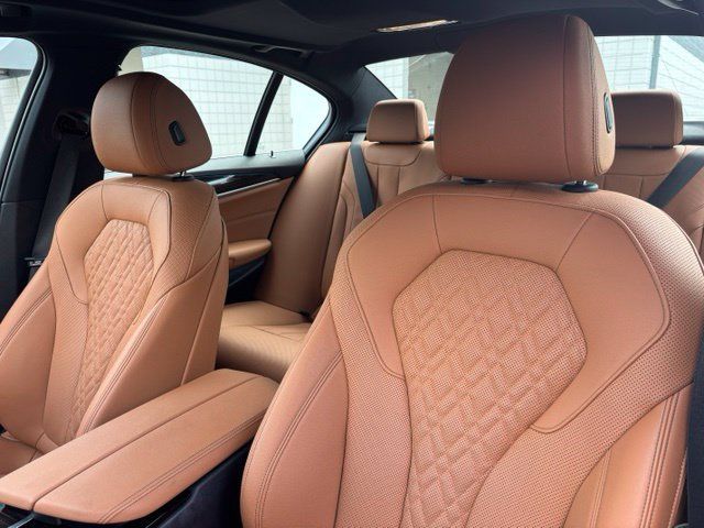 Used 2023 BMW 530e w/ Premium Package RWD image 17