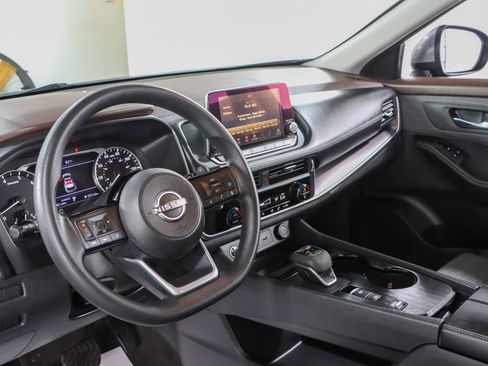Used 2023 Nissan Rogue SV FWD image 22