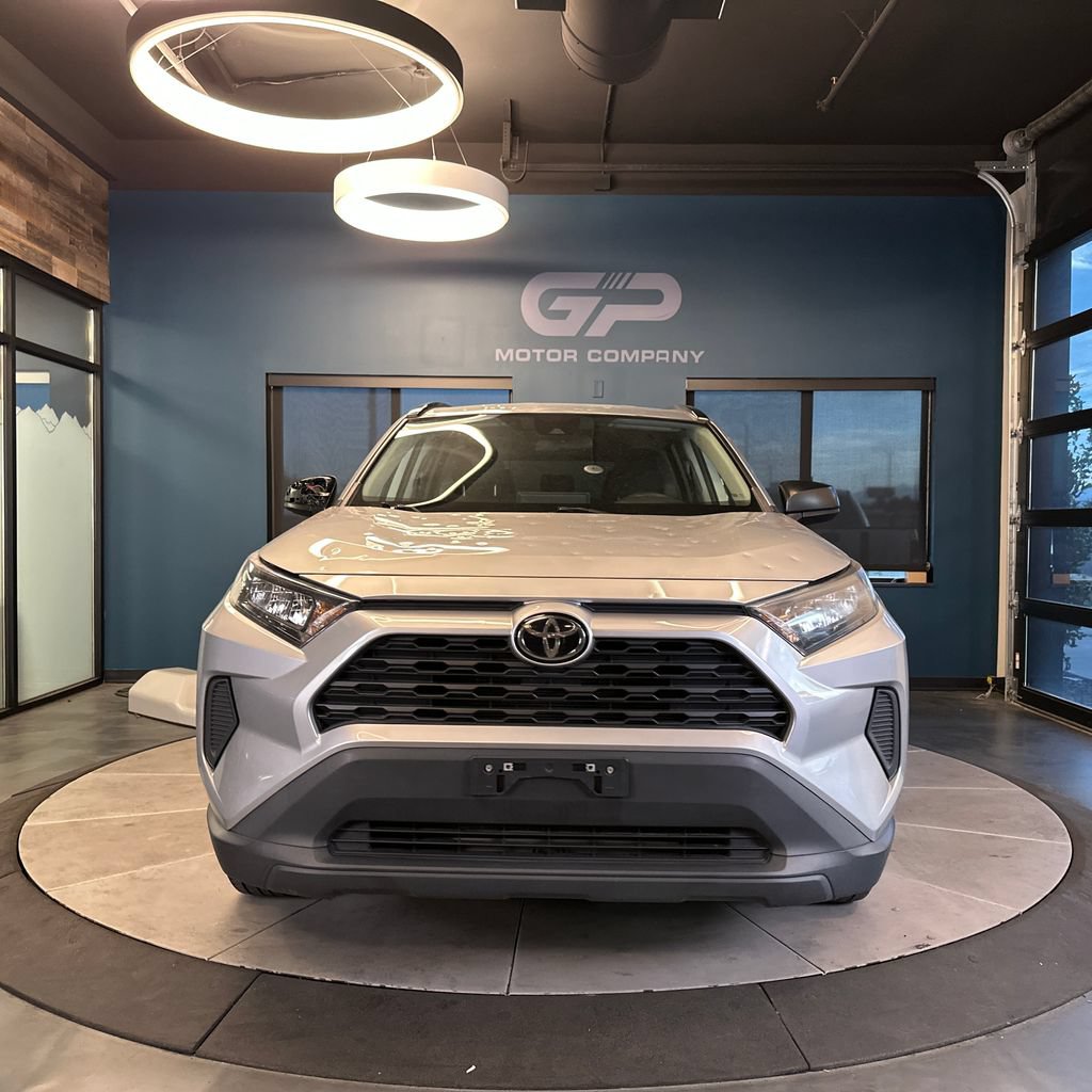 Used 2021 Toyota RAV4 LE FWD image 8
