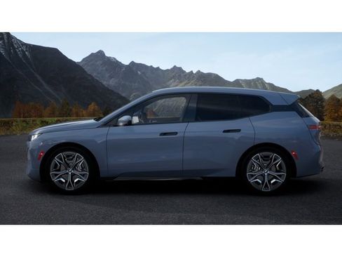 New 2026 BMW iX xDrive45 image 4