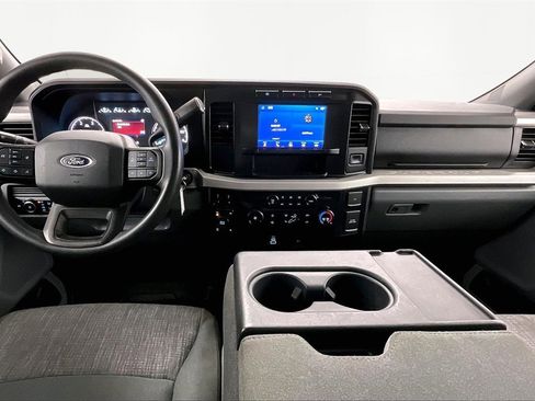 Used 2023 Ford F350 XLT image 7