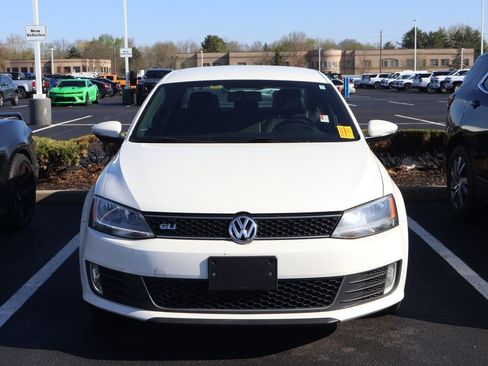Used 2013 Volkswagen Jetta GLI image 2