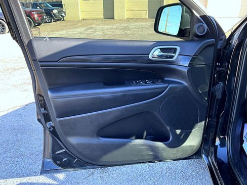 Certified 2021 Jeep Grand Cherokee Laredo X image 10