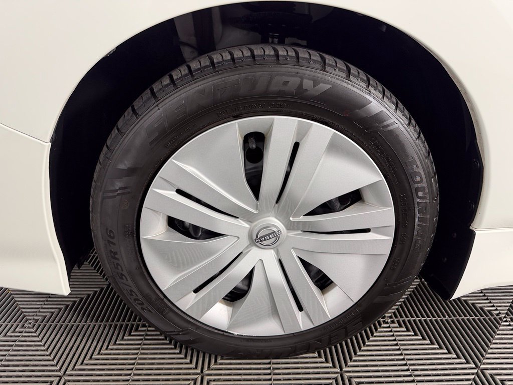 Used 2025 Nissan Leaf S FWD image 12