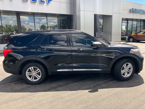Used 2020 Ford Explorer XLT w/ Class III Trailer Tow Package AWD/4WD image 8