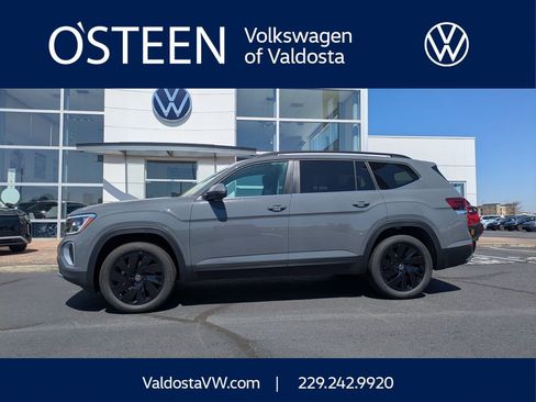 New 2026 Volkswagen Atlas SE FWD image 1