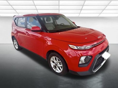 Used 2022 Kia Soul LX w/ Technology Package FWD image 1