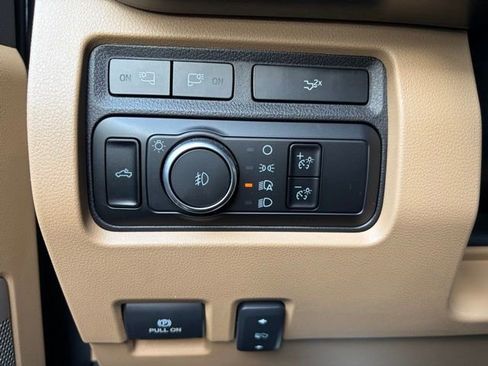 Used 2023 Ford F250 Lariat w/ Chrome Package image 24