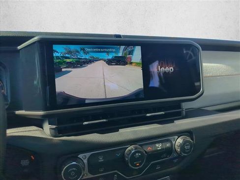 New 2026 Jeep Gladiator Sport AWD/4WD image 10