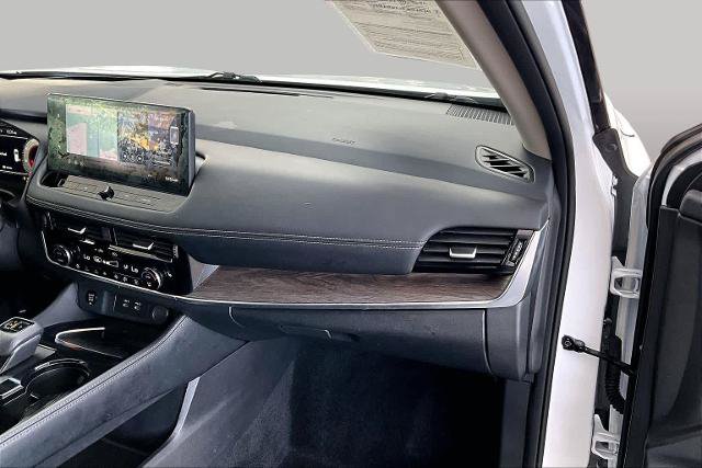 Certified 2025 Nissan Rogue Platinum w/ Platinum Premium Package FWD image 19
