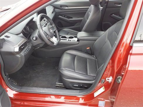 Used 2024 Nissan Altima 2.5 SL image 9