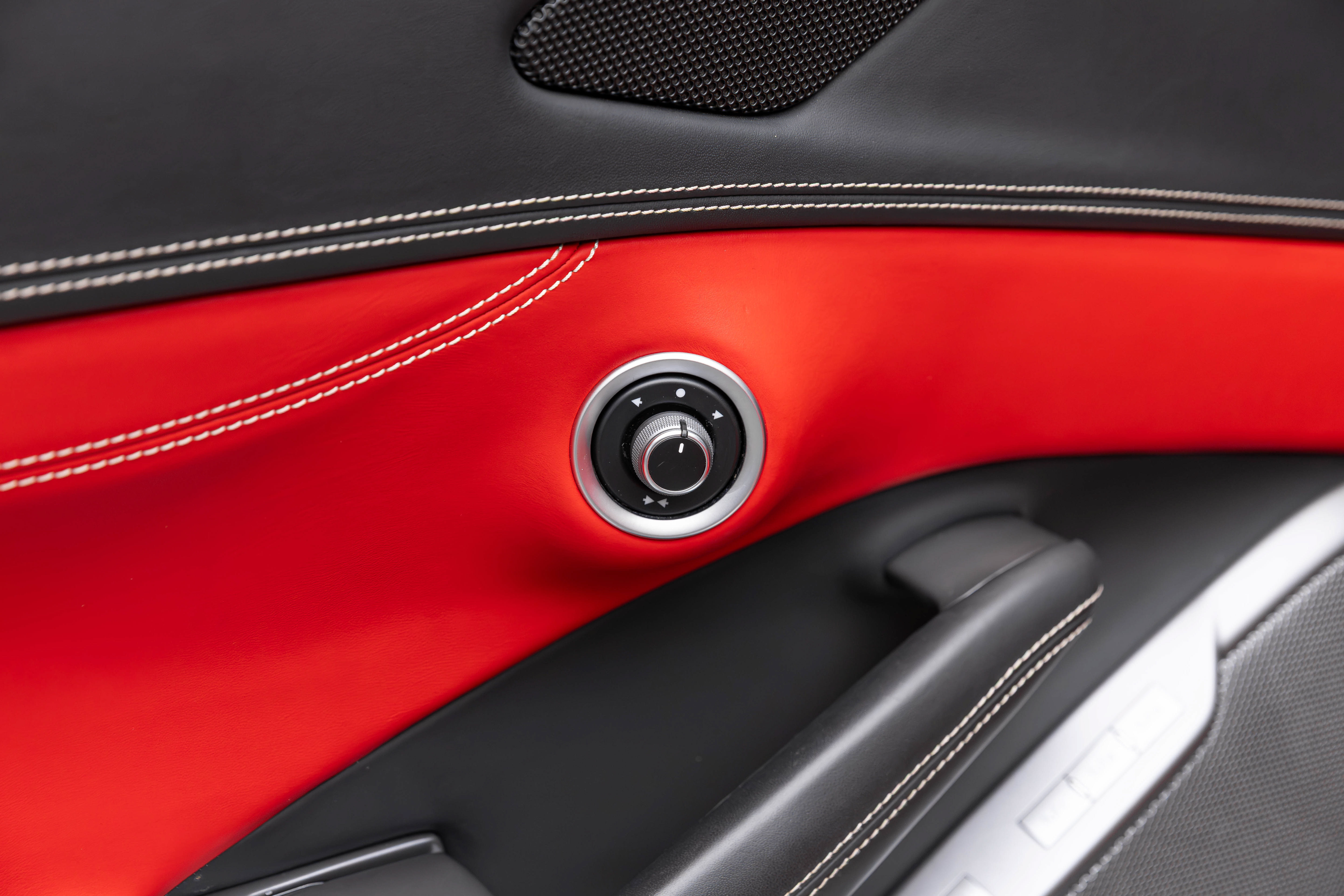 Certified 2019 Ferrari Portofino RWD image 13