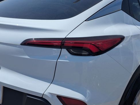 Used 2024 Buick Envista Preferred image 8