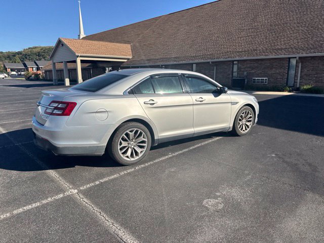 Used 2013 Ford Taurus Limited FWD image 9