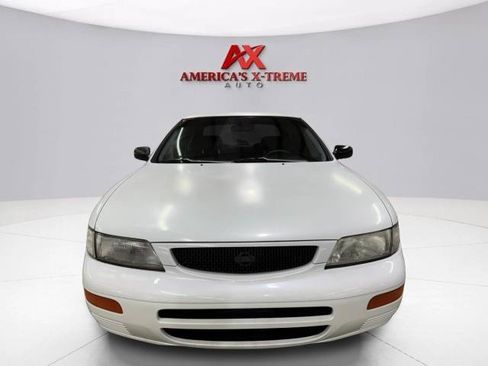 Used 1996 Nissan Maxima FWD image 2