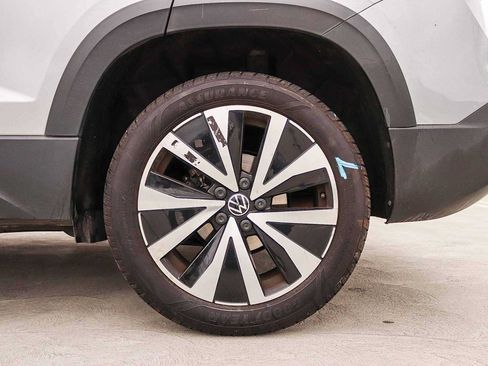 Used 2024 Volkswagen Taos SE FWD image 10