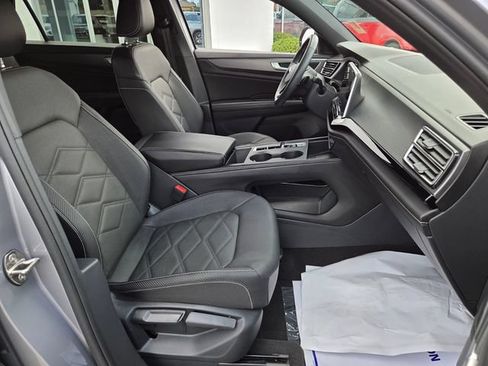 Used 2024 Volkswagen Atlas Cross Sport SE AWD/4WD image 18