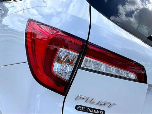 Used 2021 Honda Pilot Elite image 28